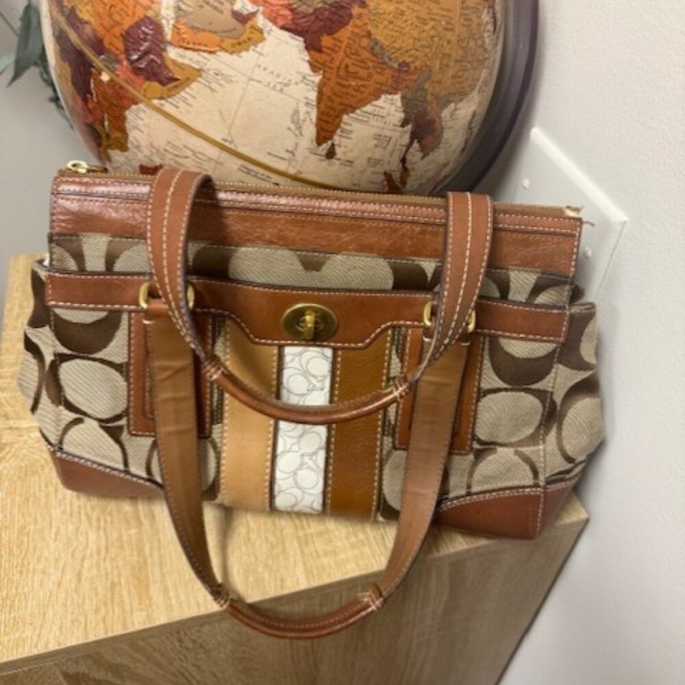 2007 Coach Hampton Signature Satchel